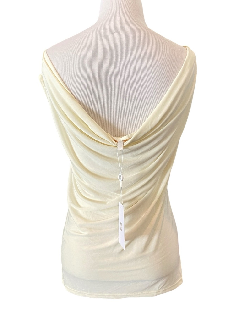 Glamorous drape back sleeveless top. Wayf. Sz Small